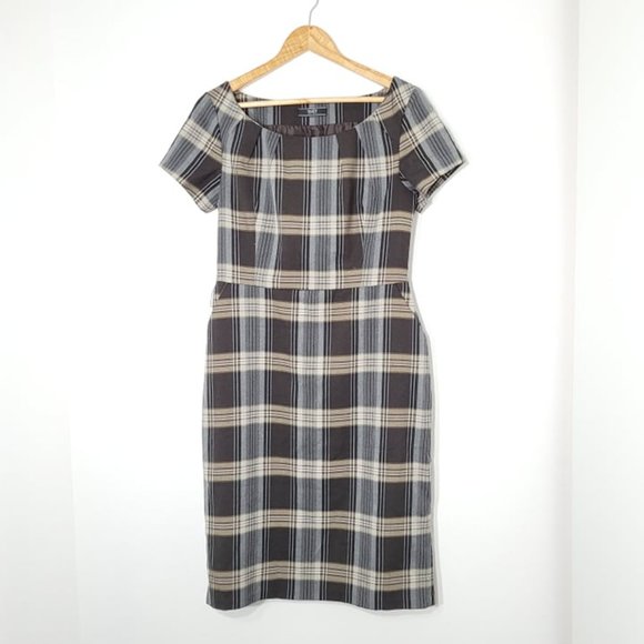 Suzy By Suzy Shier Dresses & Skirts - Suzy By Suzy Shier Brown Plaid Short Sleeve Scoop Neck Knee Length Dress